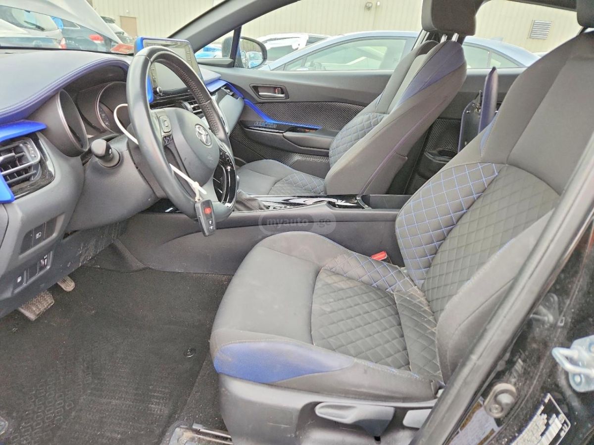 Toyota CHR - фото 7