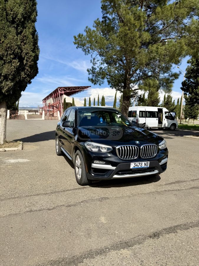 BMW X3 - фото 1