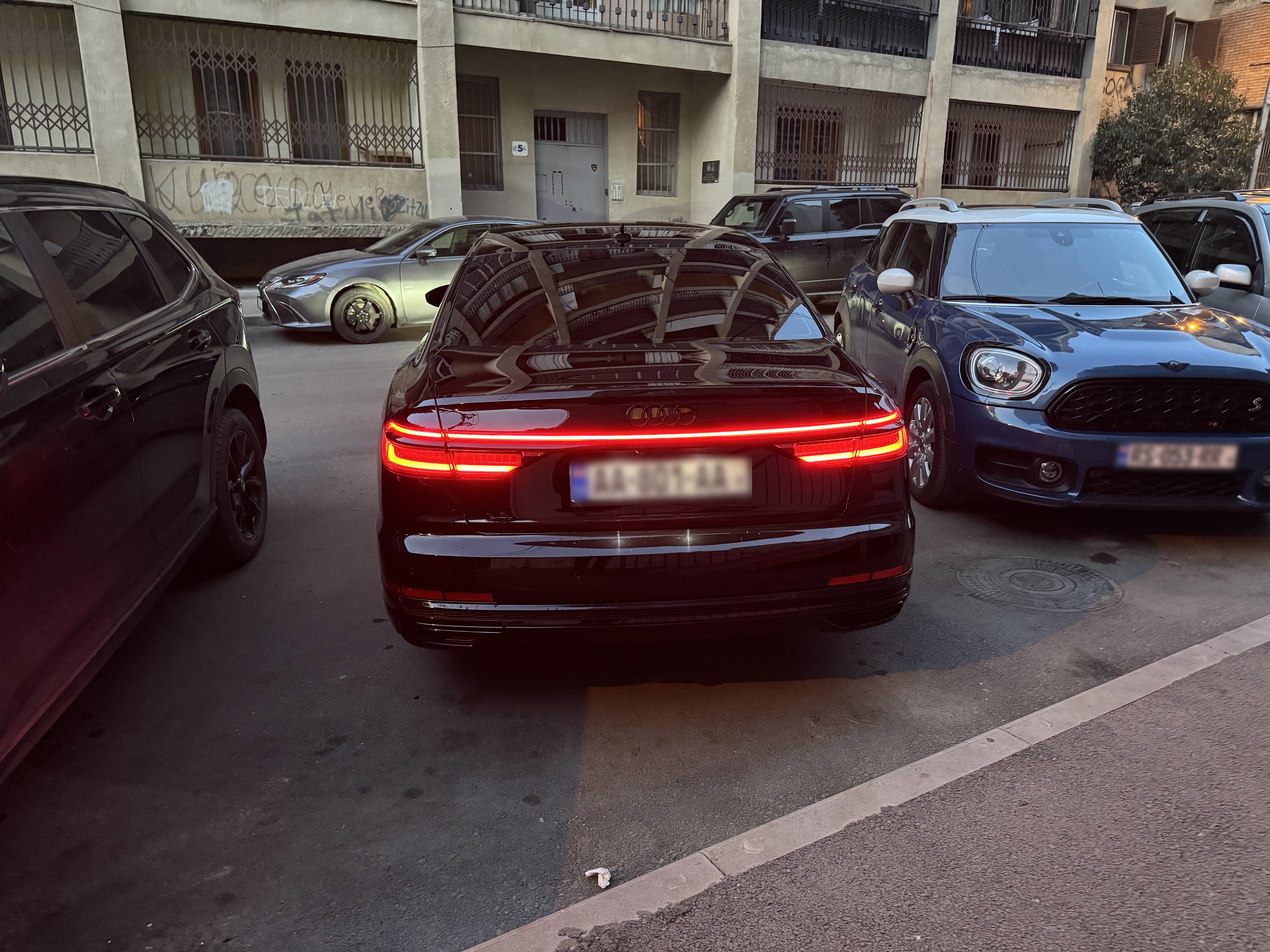 Audi A8 - фото 4