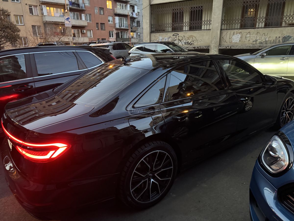 Audi A8 - фото 5