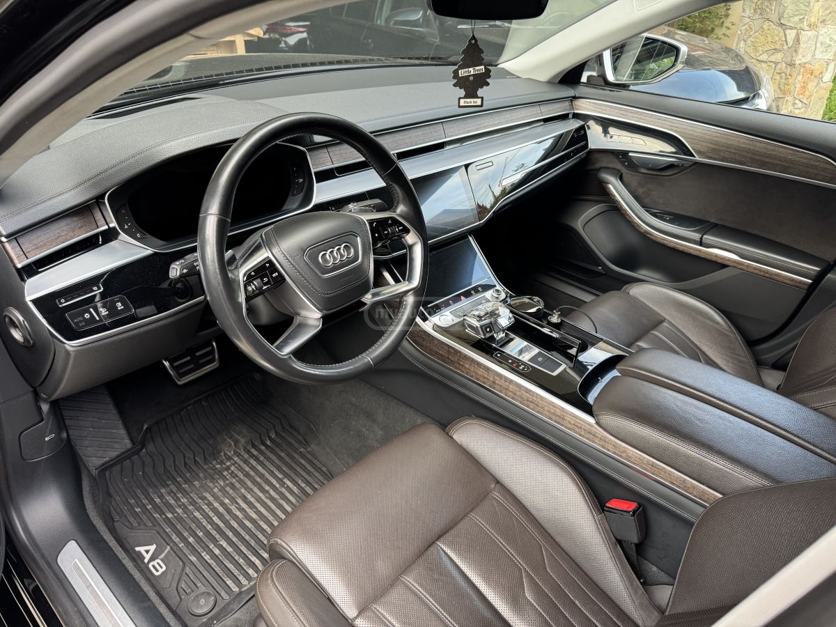 Audi A8 - фото 6