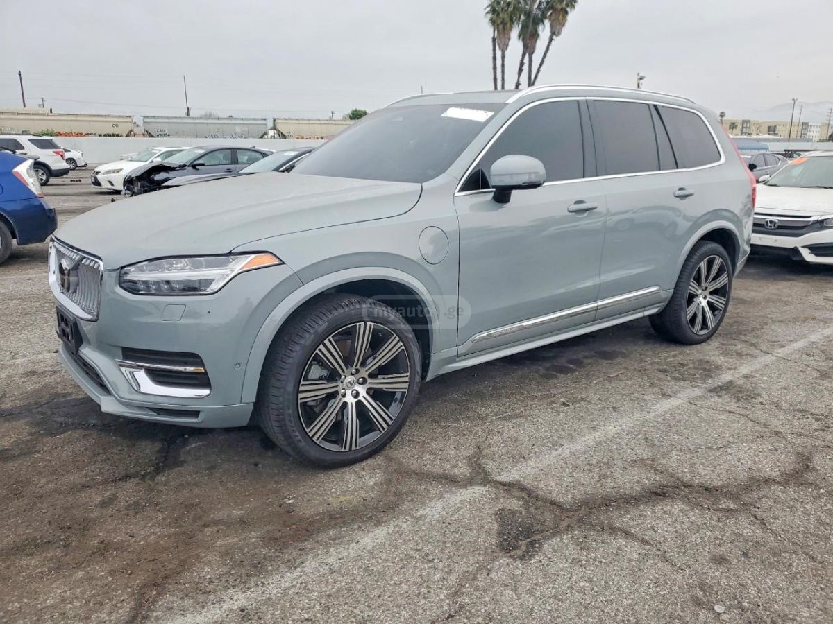 Volvo XC 90 - фото 1