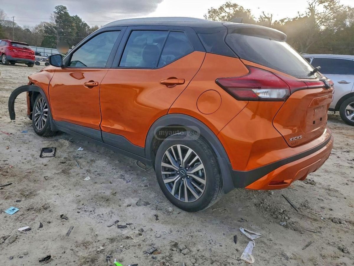 Nissan SV 4dr Front-Wheel Drive CVT — миниатюра 2