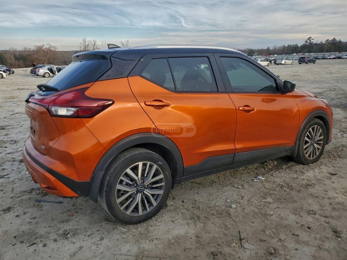 Nissan SV 4dr Front-Wheel Drive CVT — миниатюра 3