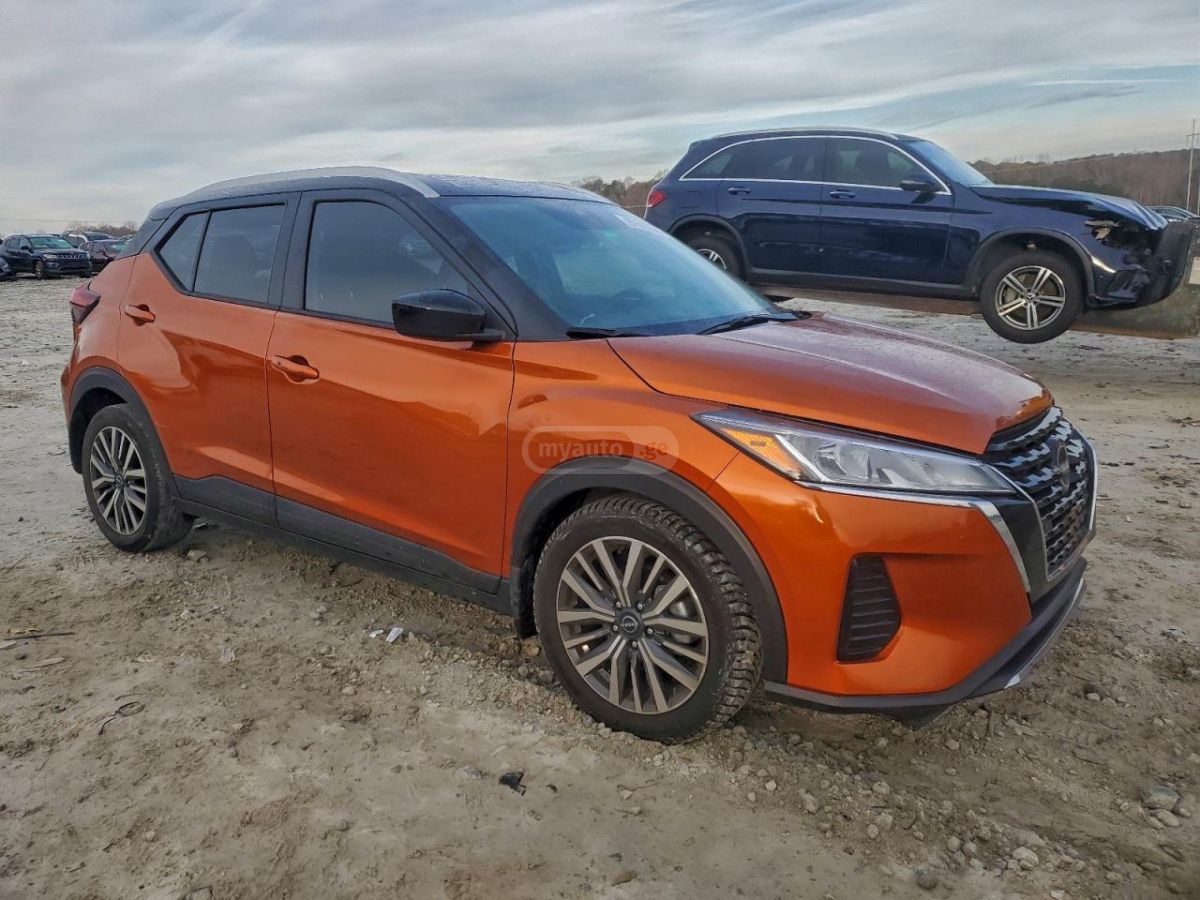 Nissan SV 4dr Front-Wheel Drive CVT — миниатюра 4