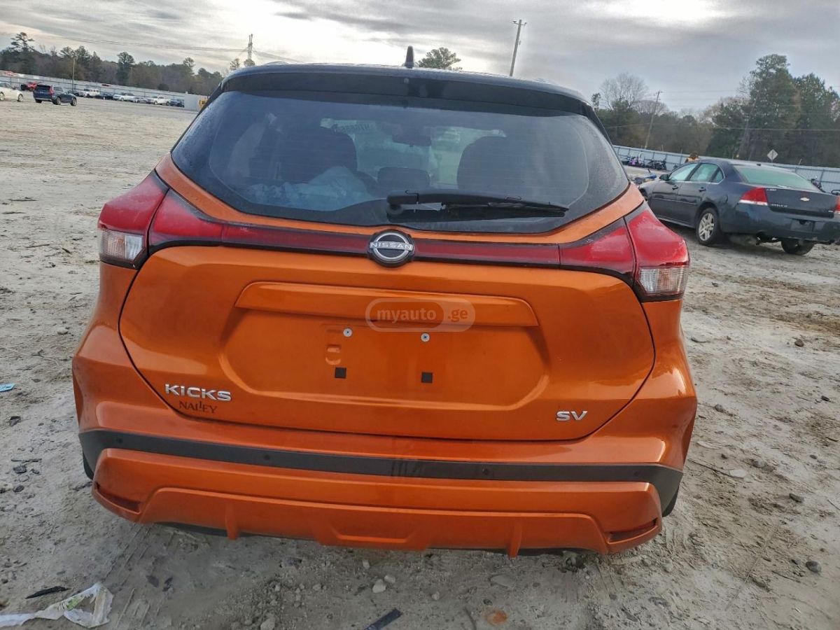 Nissan SV 4dr Front-Wheel Drive CVT — миниатюра 6