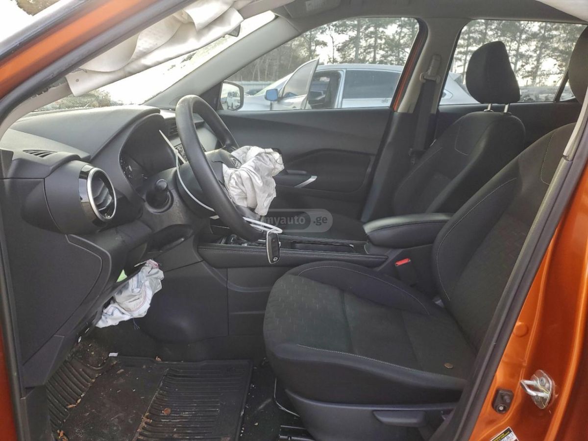 Nissan SV 4dr Front-Wheel Drive CVT — миниатюра 7