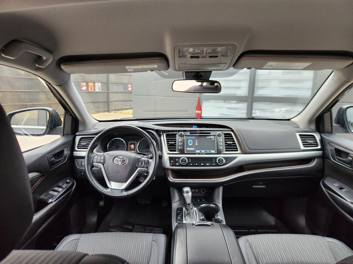 Toyota Highlander - фото 3