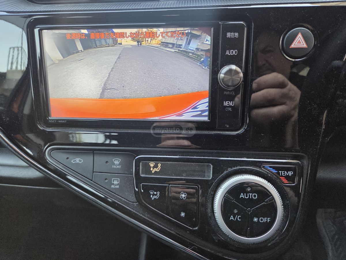 Toyota Aqua - фото 15