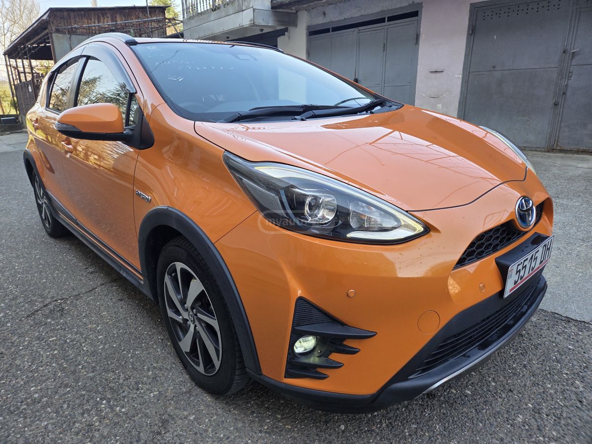 Toyota Aqua - фото 2