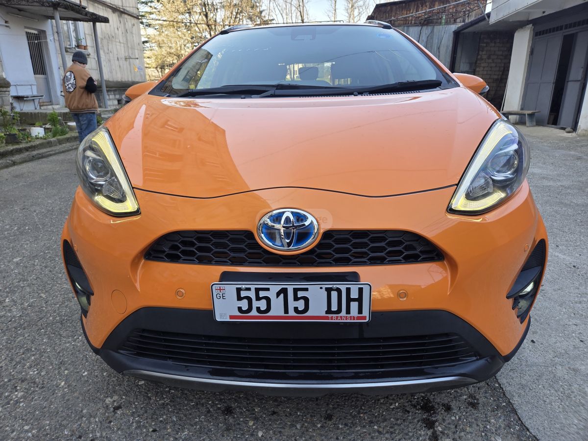 Toyota Aqua - фото 3