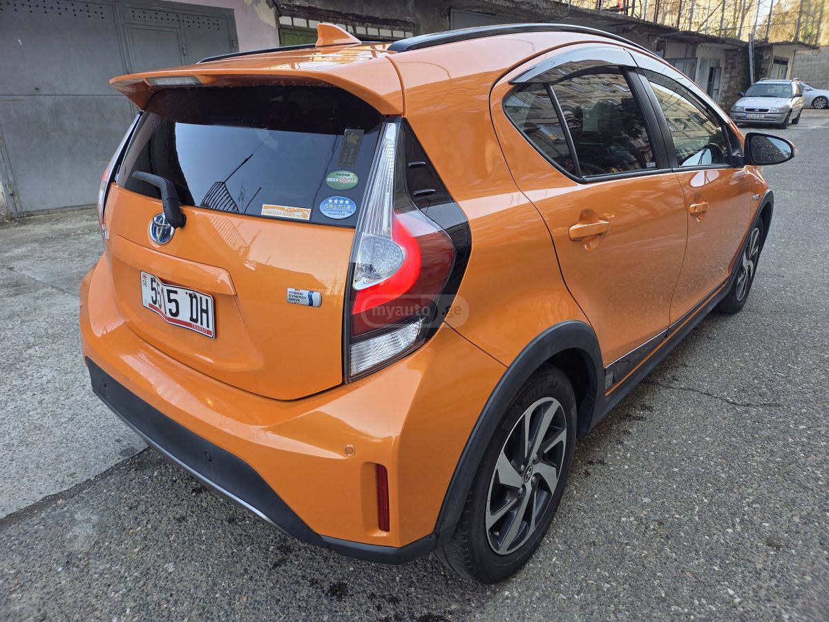 Toyota Aqua - фото 8