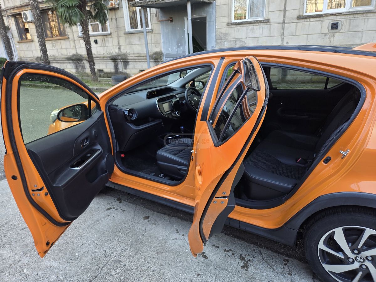 Toyota Aqua - фото 9