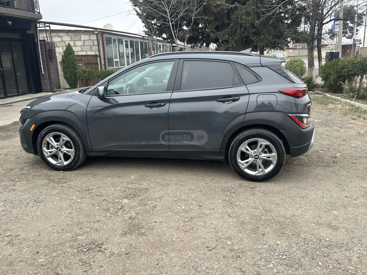 Hyundai Base 4dr Front-Wheel Drive Aut — миниатюра 5