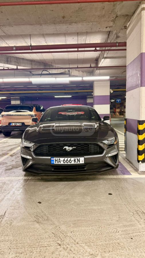 Ford Mustang - фото 1