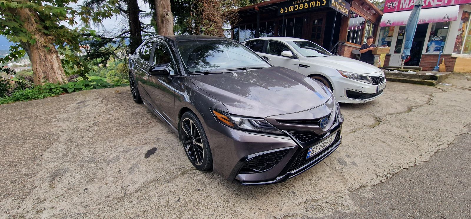 Toyota Camry - фото 1