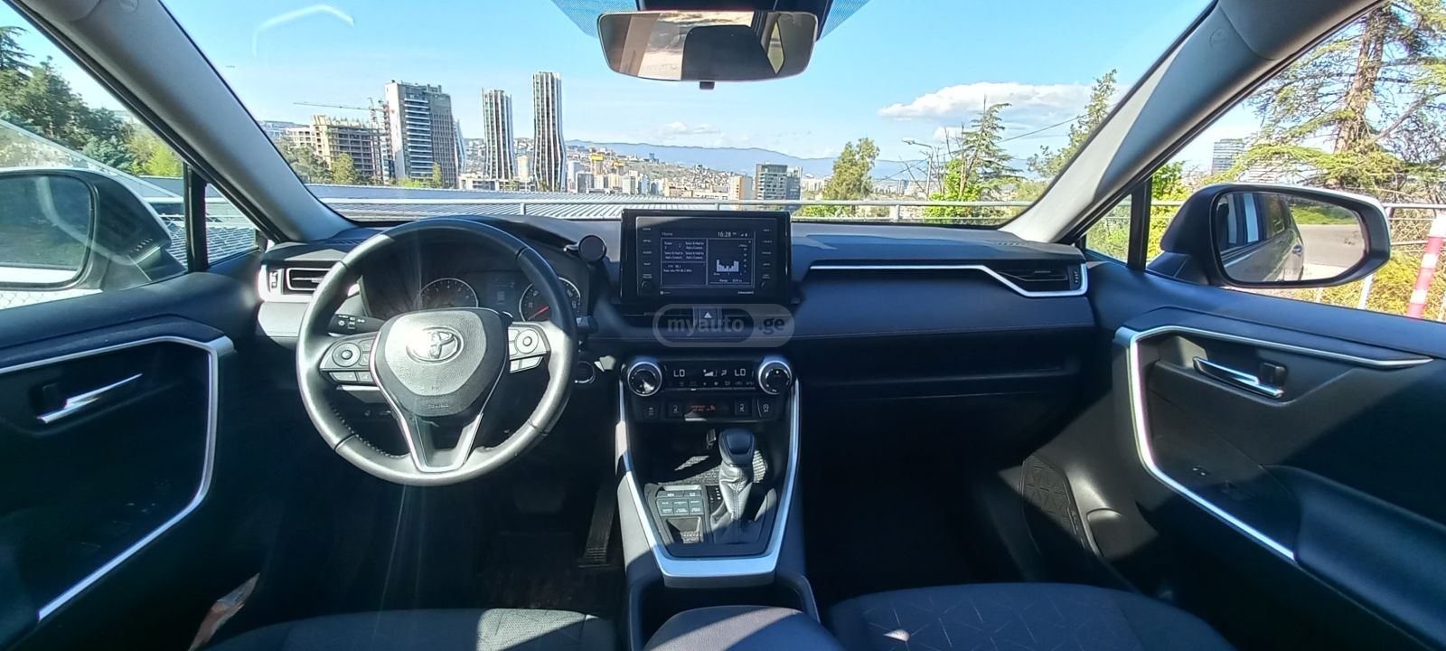 Toyota RAV 4 - фото 1