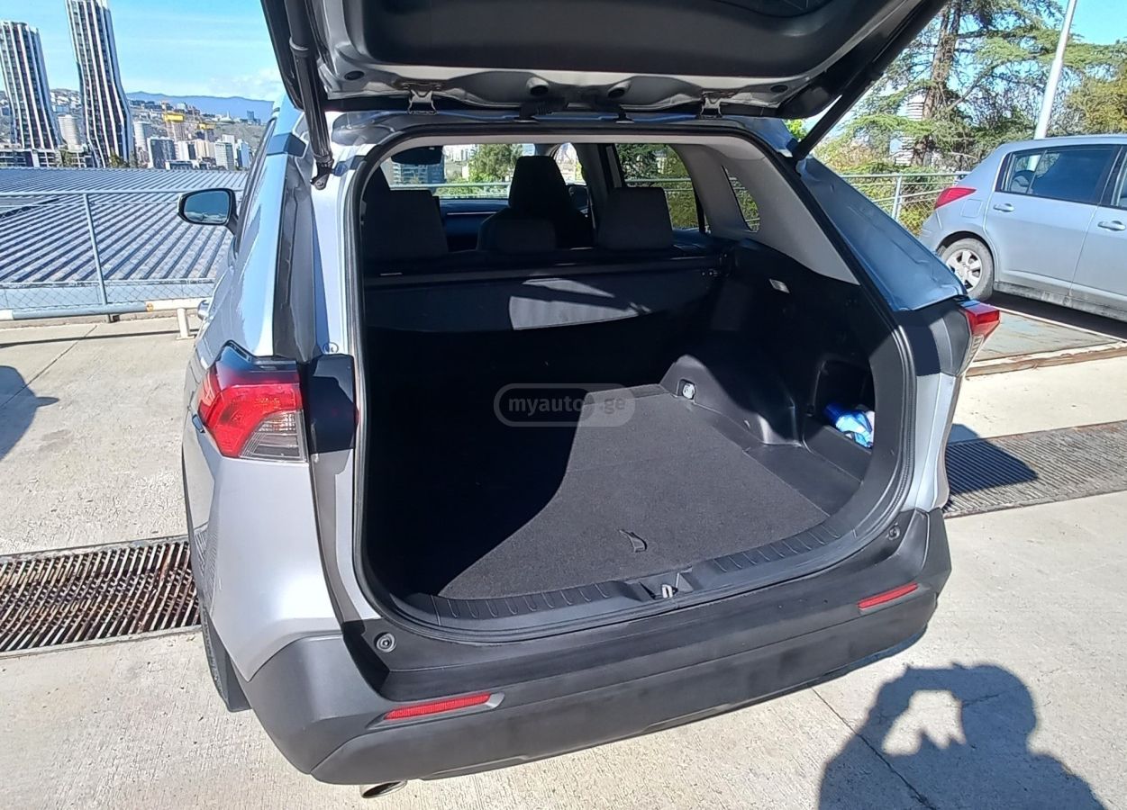 Toyota RAV 4 - фото 10