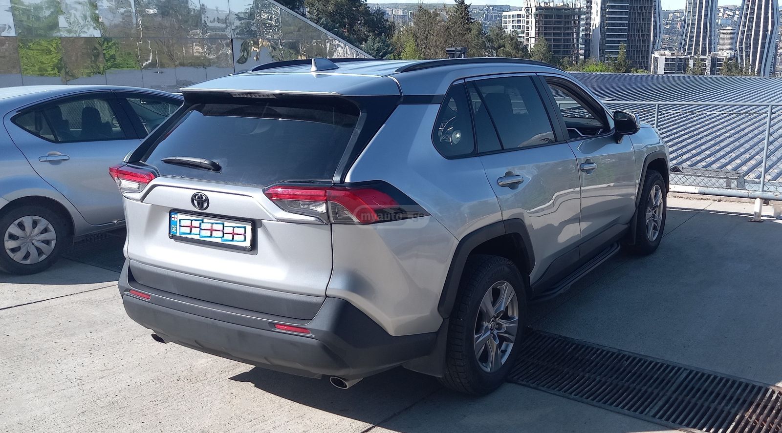 Toyota RAV 4 - фото 2