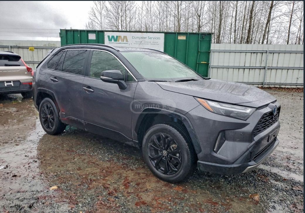 Toyota XSE 4dr All Wheel Drive CVT — миниатюра 2