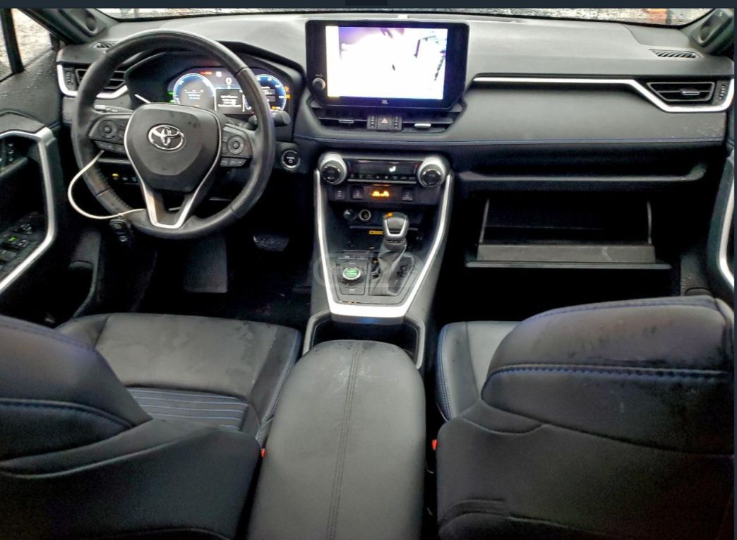 Toyota XSE 4dr All Wheel Drive CVT — миниатюра 3