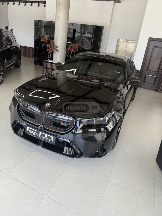 BMW M5 2025 — миниатюра 2