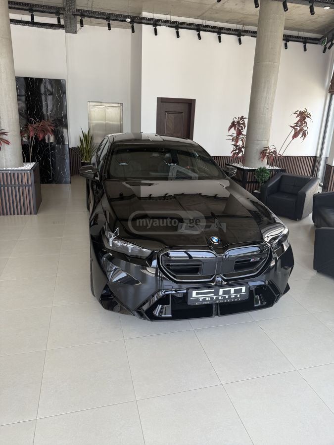 BMW M5 2025 — миниатюра 3