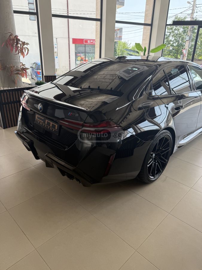 BMW M5 2025 — миниатюра 5