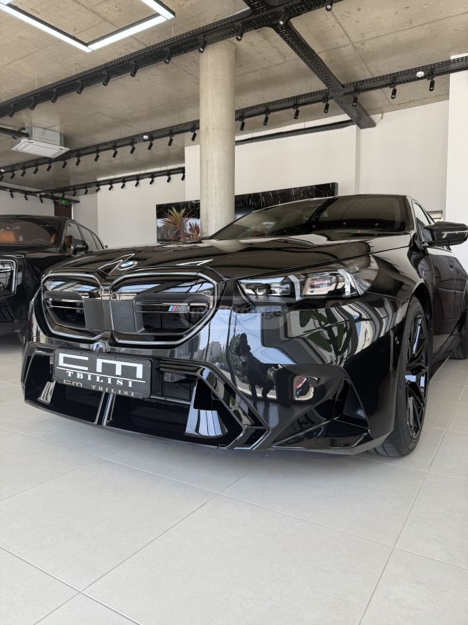 BMW M5 2025 — миниатюра 9