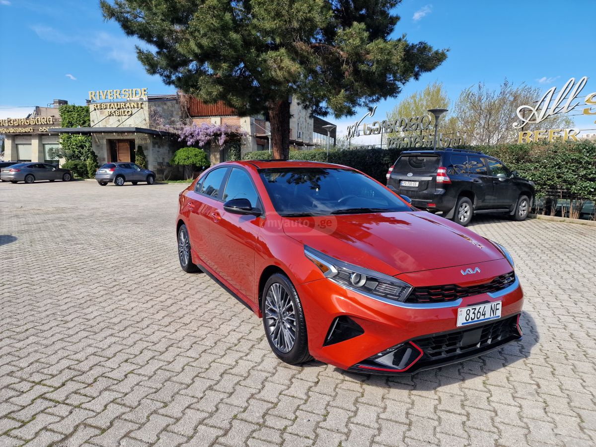 Kia Forte - фото 1