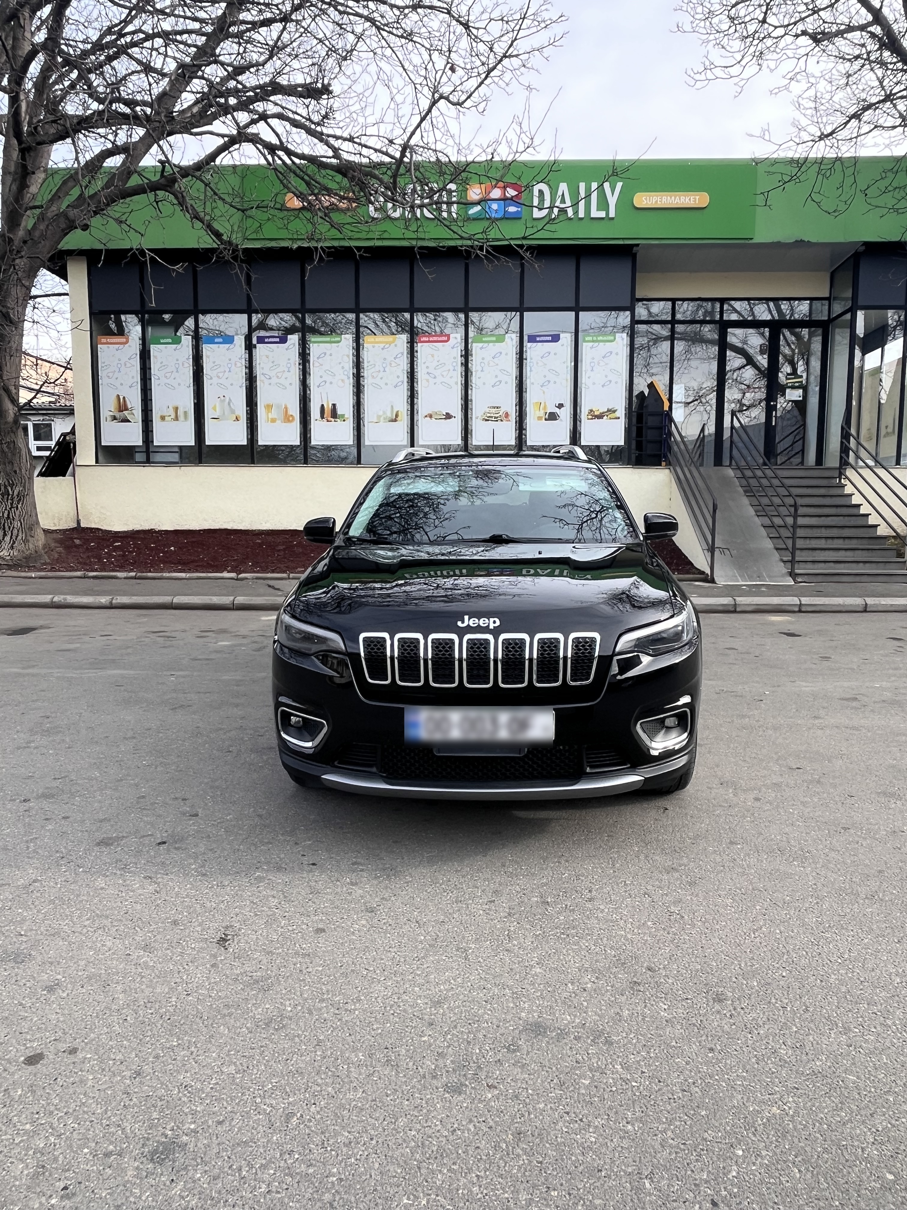 Jeep Cherokee - фото 2