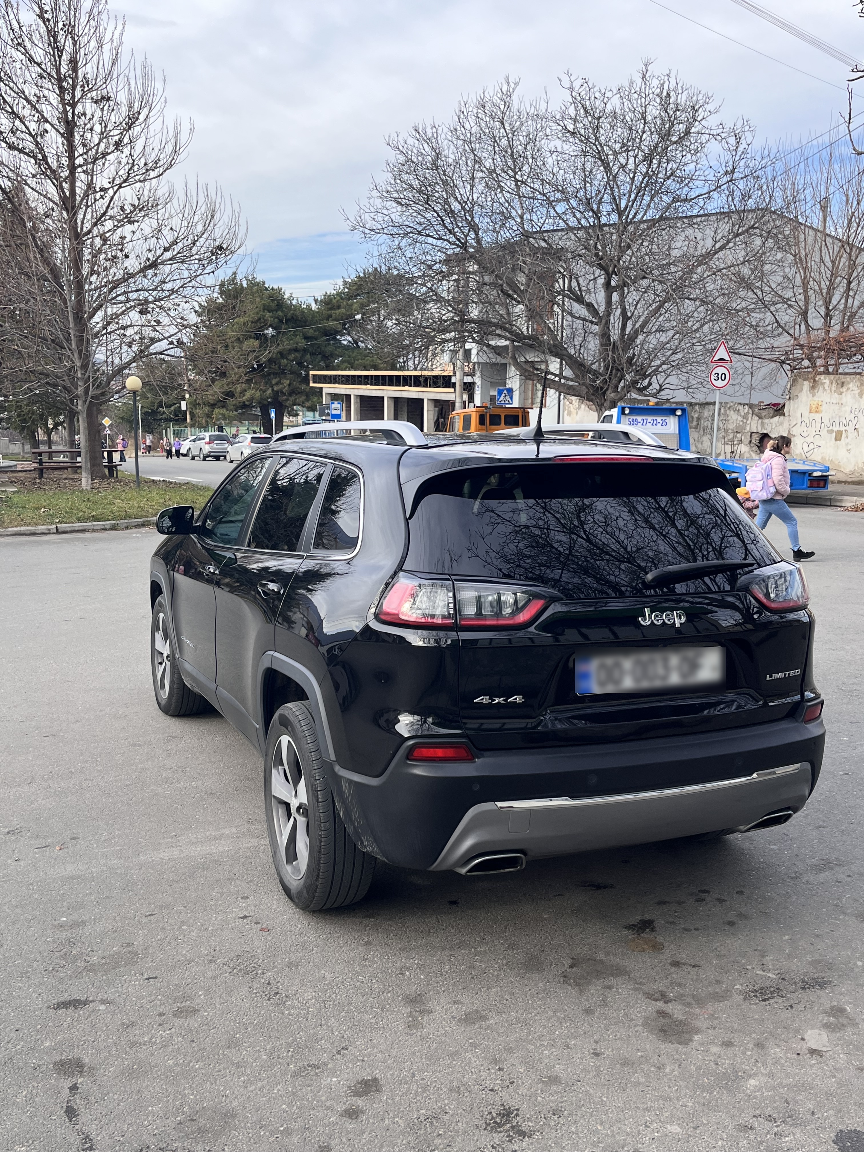 Jeep Cherokee - фото 6