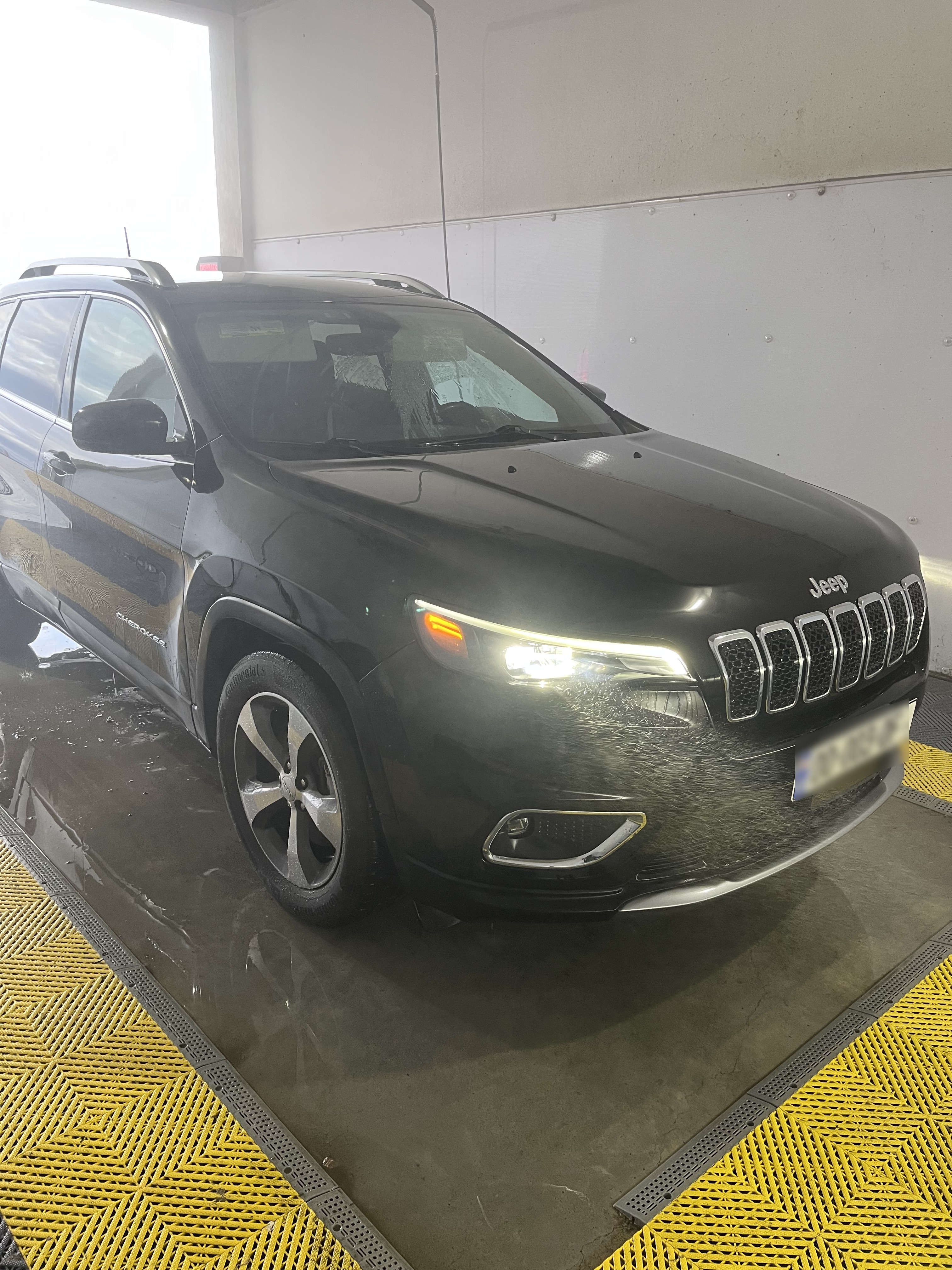 Jeep Cherokee - фото 8