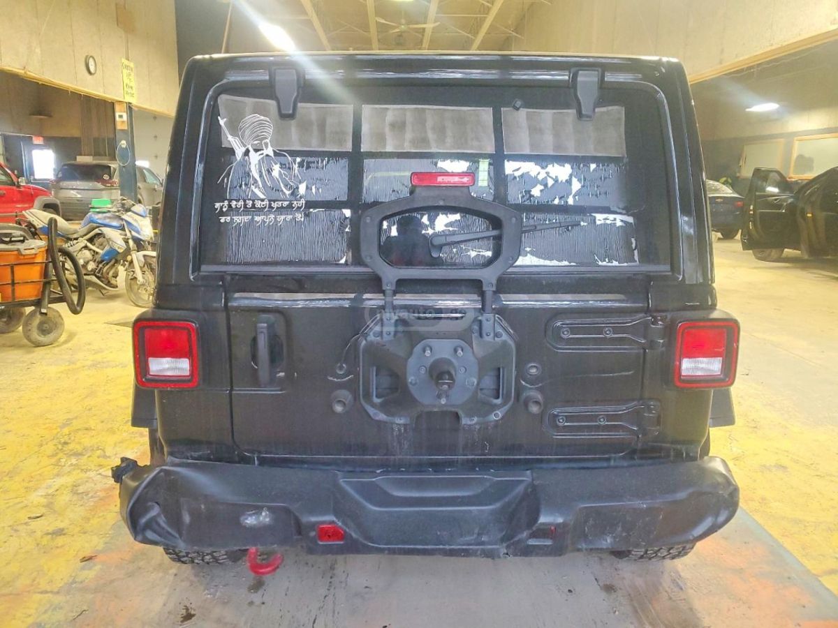 Jeep Wrangler - фото 6