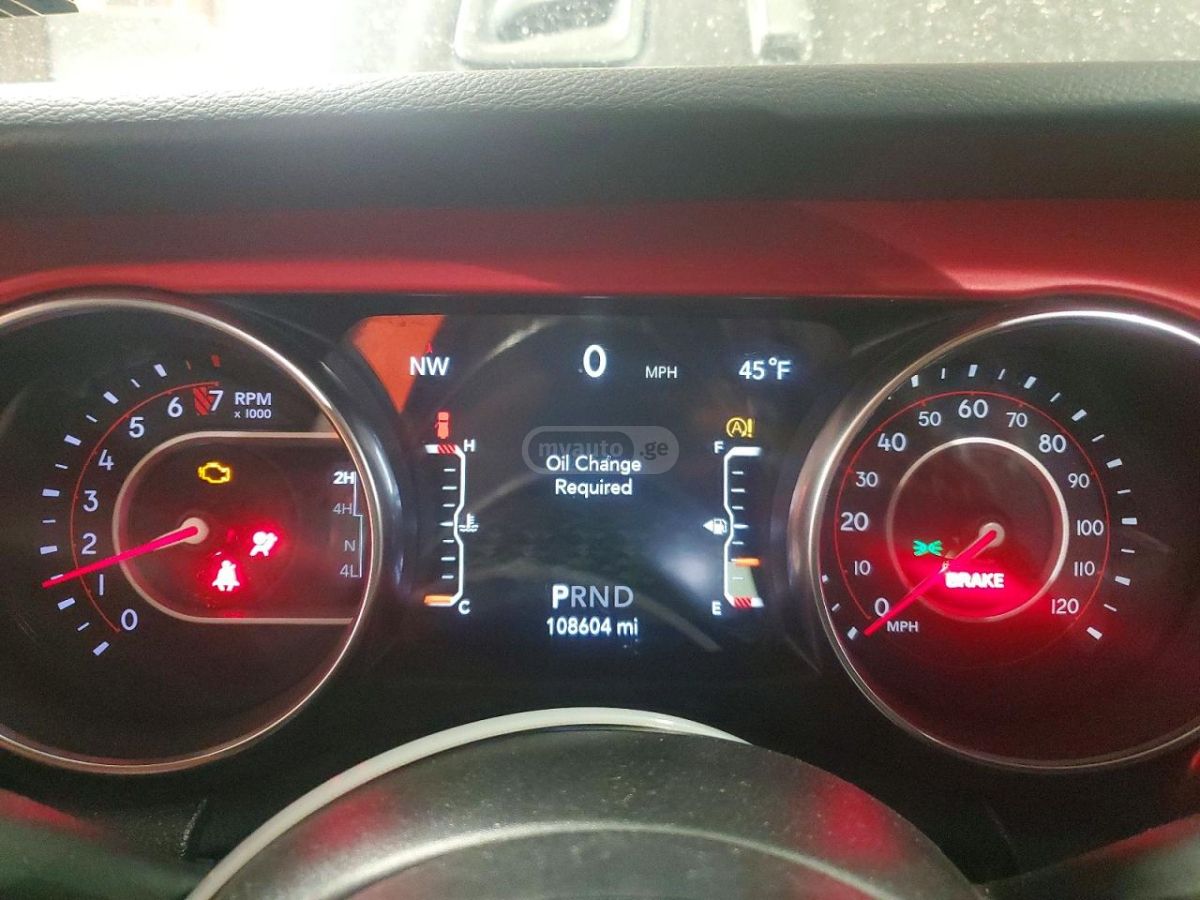 Jeep Wrangler - фото 9