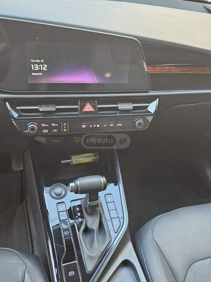 Kia Niro - фото 10