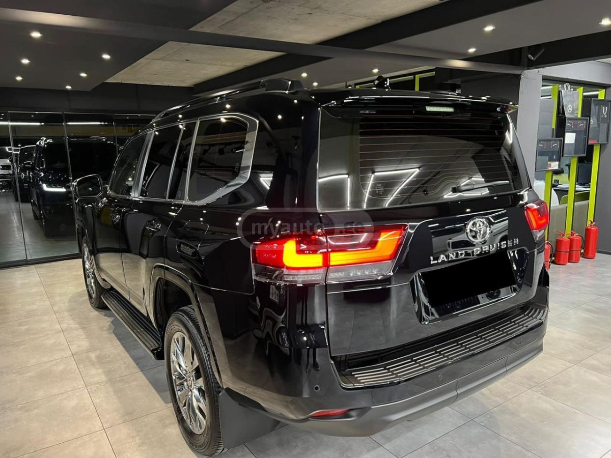 Toyota 300 GR-SPORT — миниатюра 4