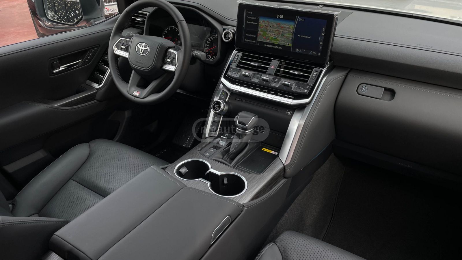 Toyota 300 GR-SPORT — миниатюра 6