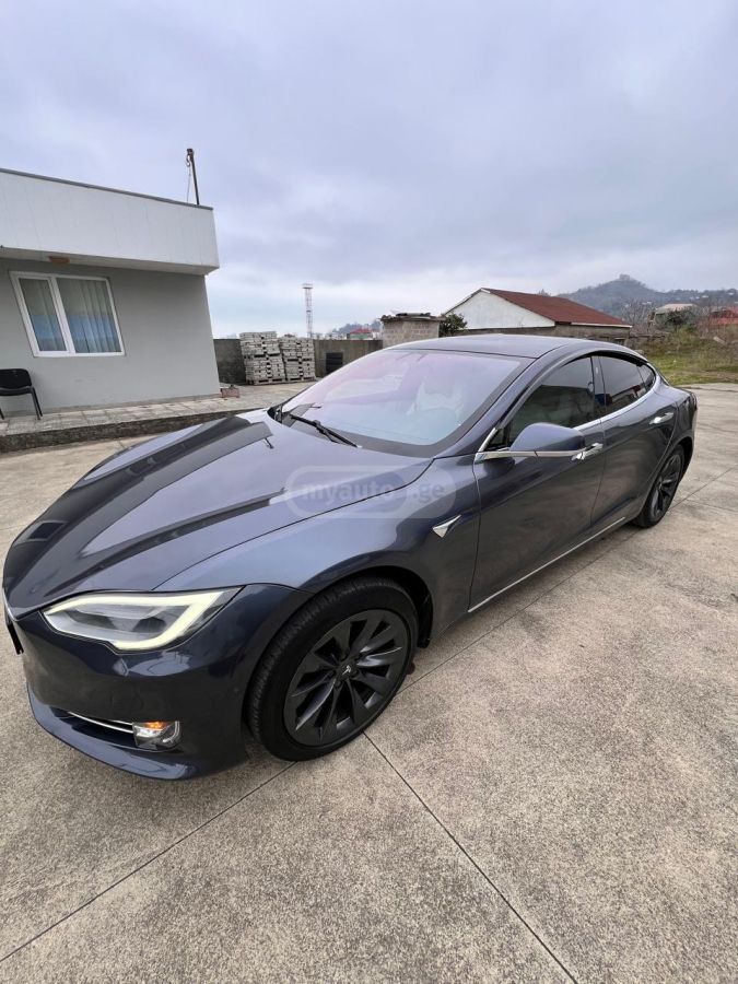 Tesla Model S - фото 2