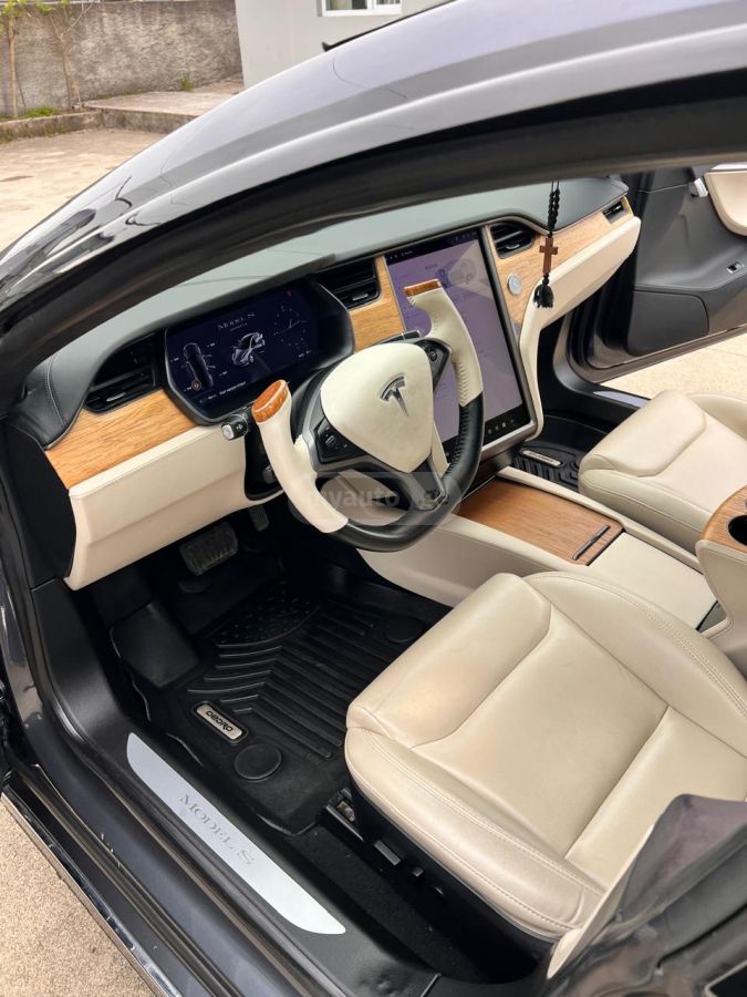 Tesla Model S - фото 8