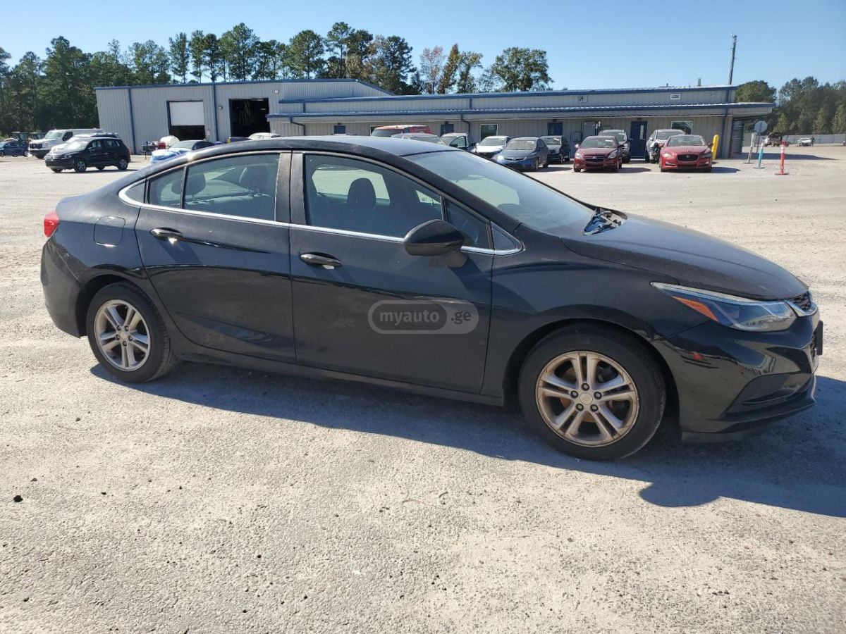 Chevrolet Cruze - фото 1