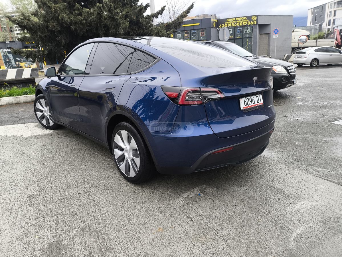 Tesla Model Y - фото 3