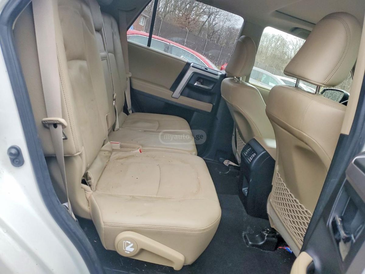 Toyota 4 Runner - фото 11