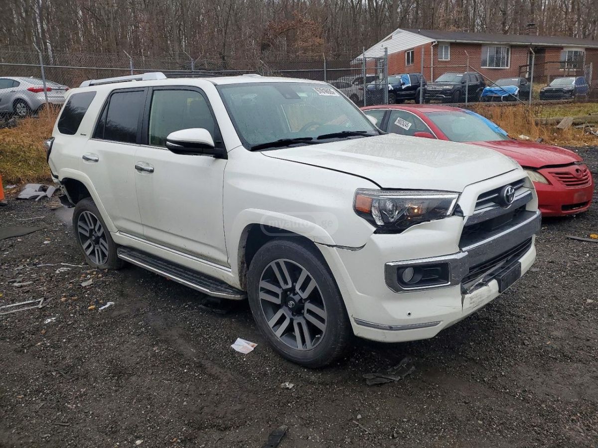 Toyota 4 Runner - фото 4