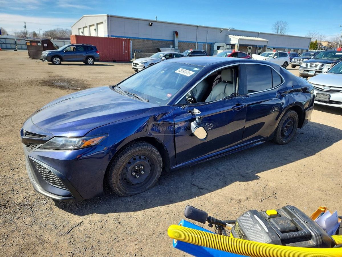 Toyota Camry - фото 2