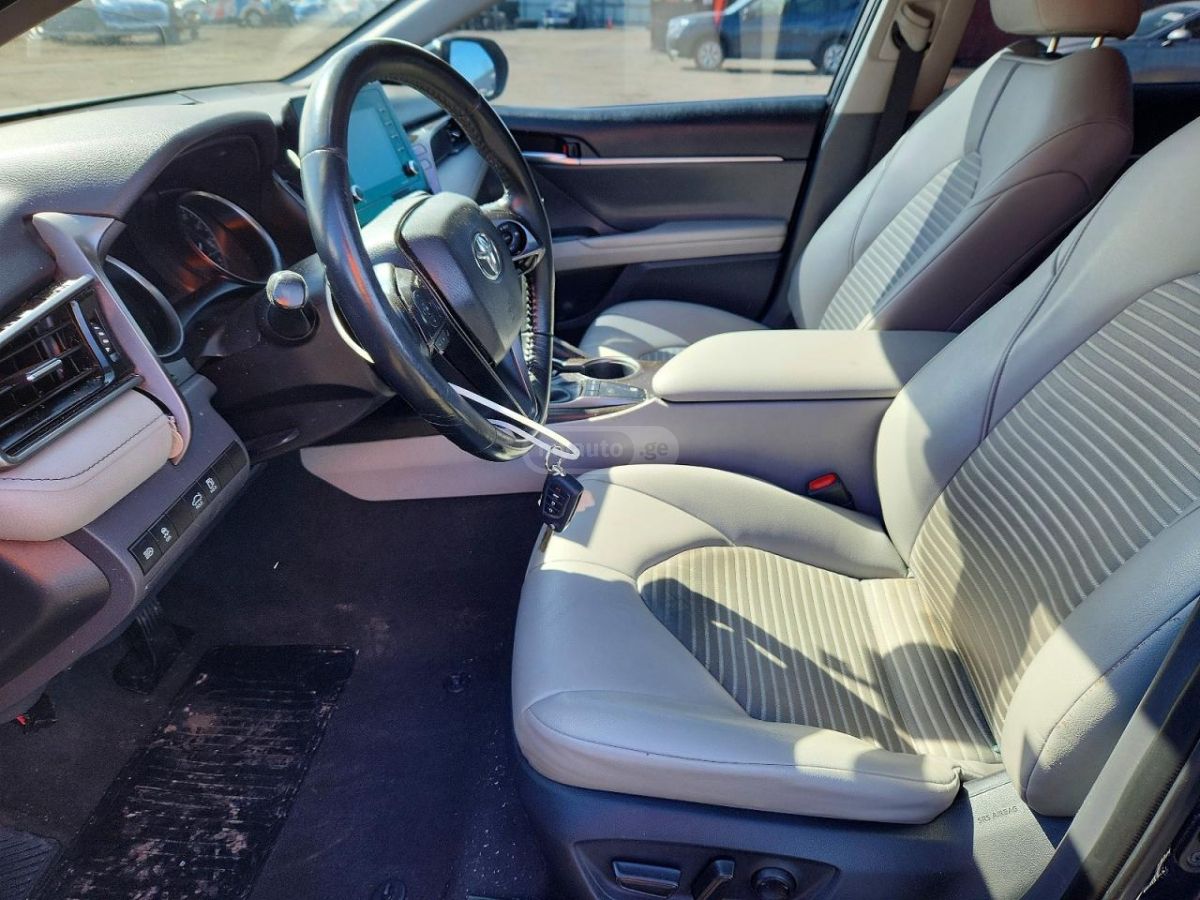 Toyota Camry - фото 8