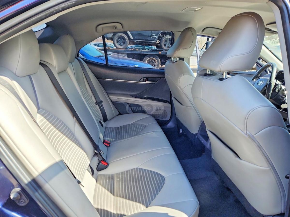 Toyota Camry - фото 9