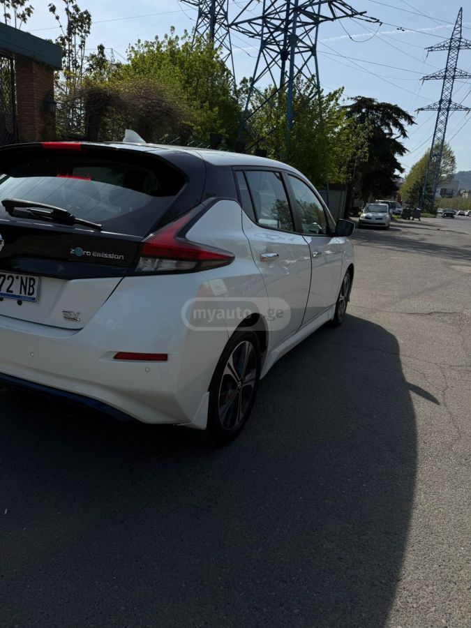 Nissan Leaf - фото 4