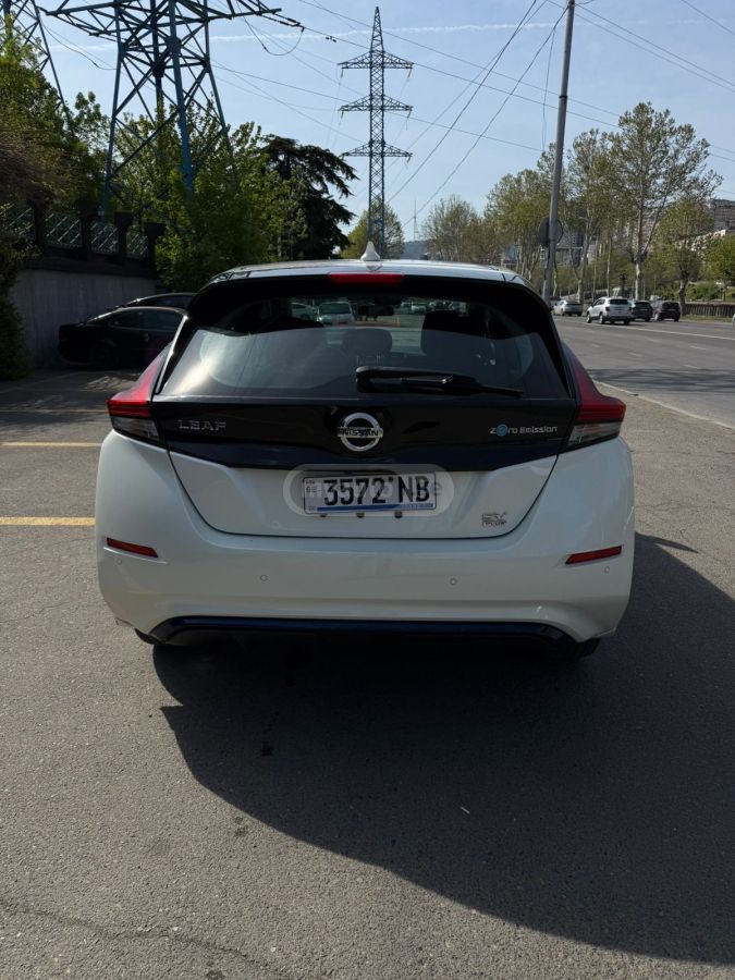 Nissan Leaf - фото 6