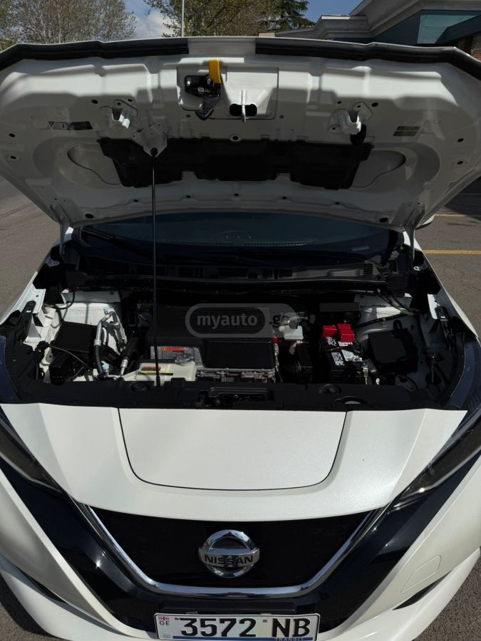 Nissan Leaf - фото 8